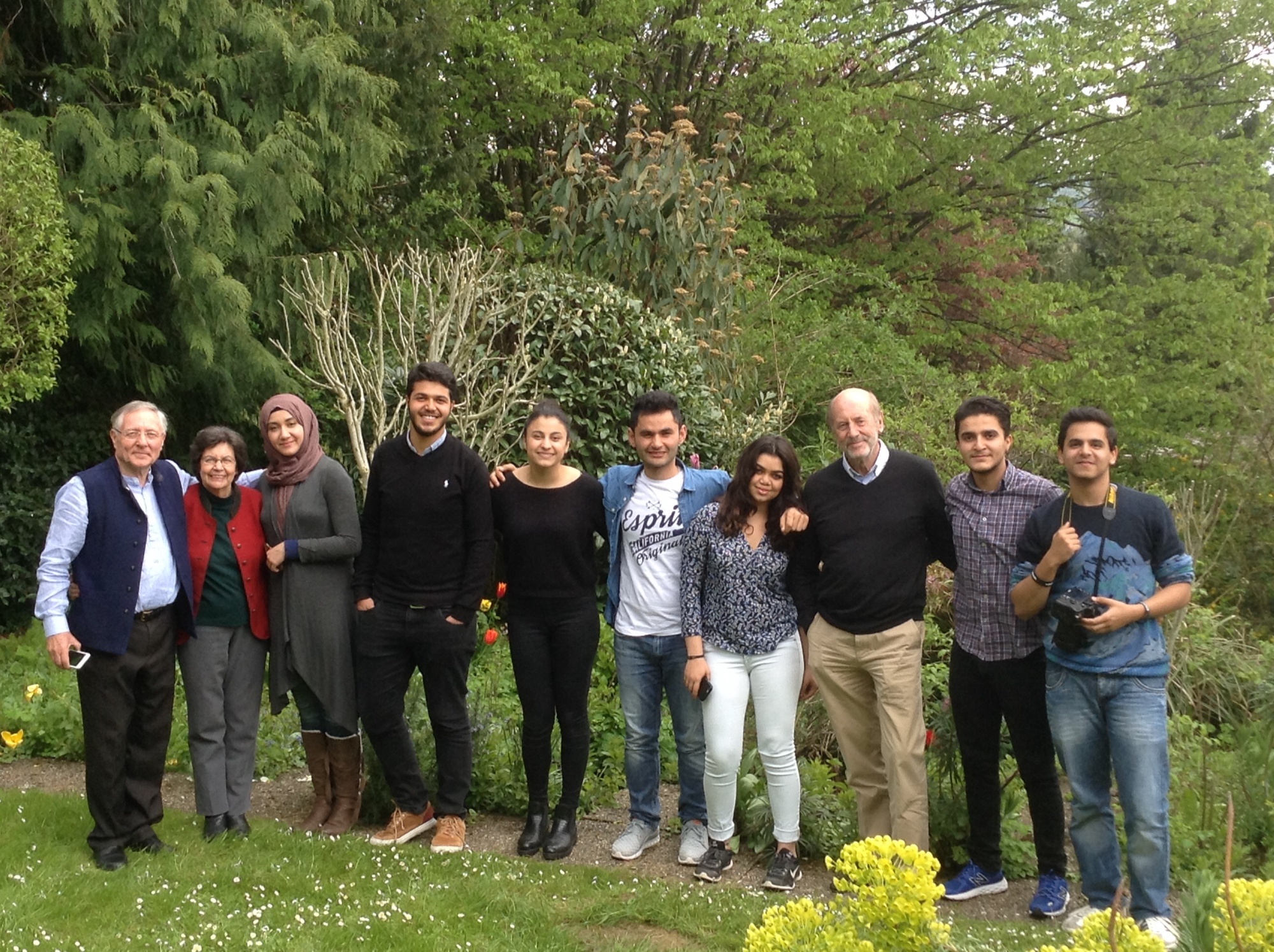 Dr Von Sponeck with Iraqi-selected UWC scholars